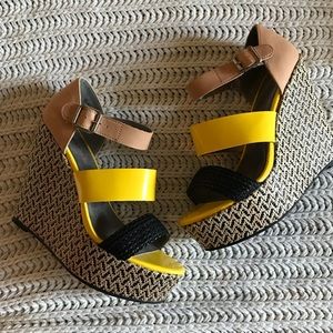 Patterned Yellow 3-Strap Wedges - like new!